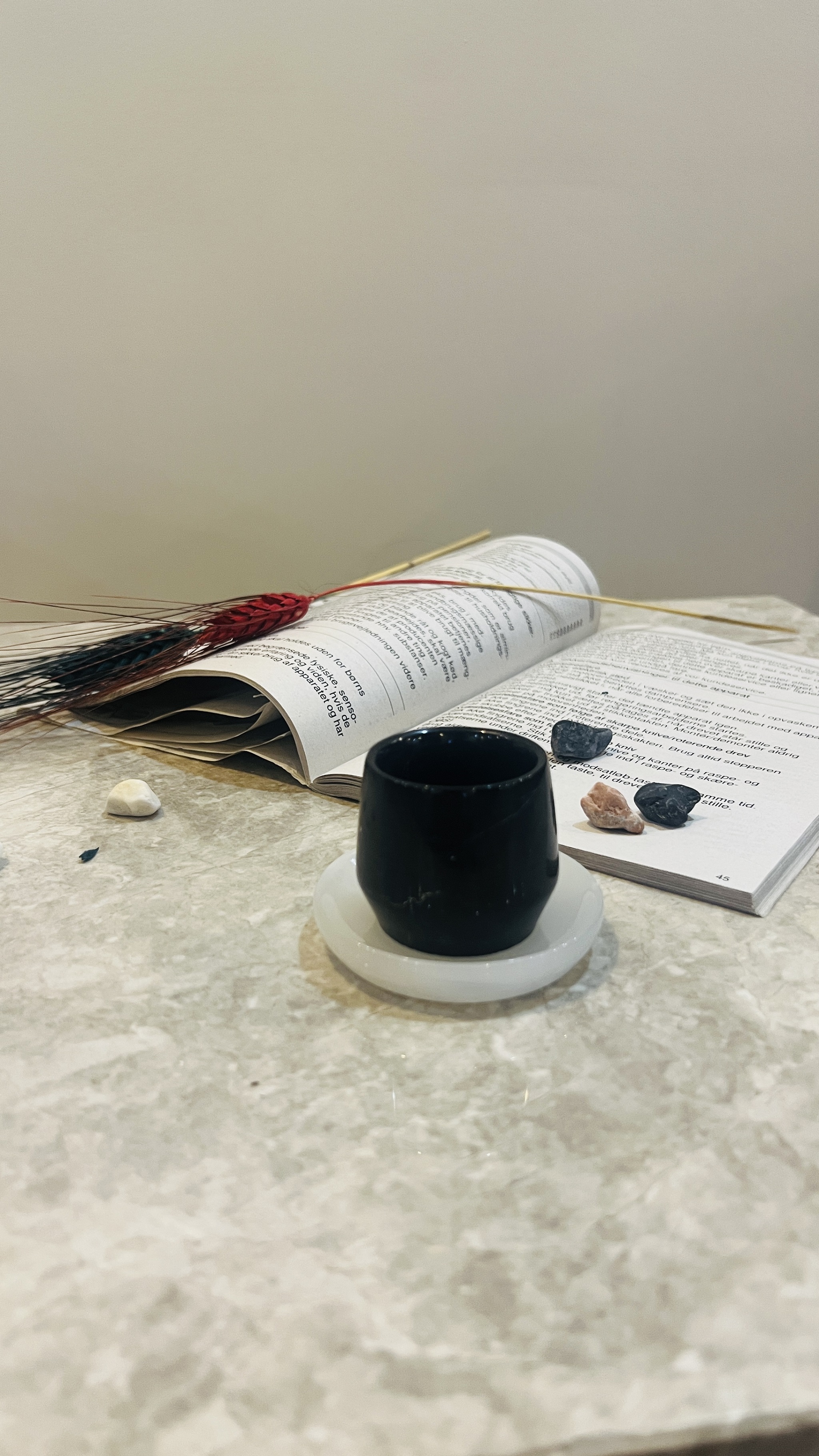 کاپ قهوه /شات قهوه مرمریت مشکی  + نعلبکی سنگی مرمر (کاپ قهوه خوری سنگی/ شات قهوه خوری سنگی )/فنجان قهوه کد محصول Ono8042021